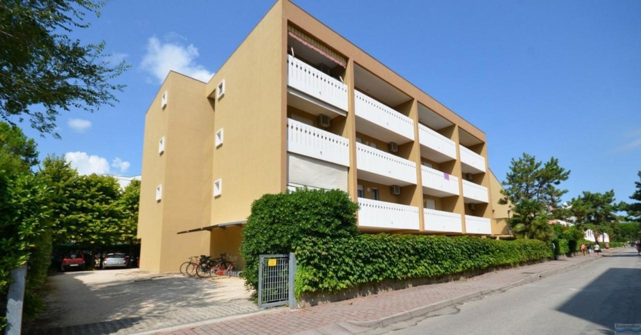 Condominio Lavinia Бибионе Экстерьер фото